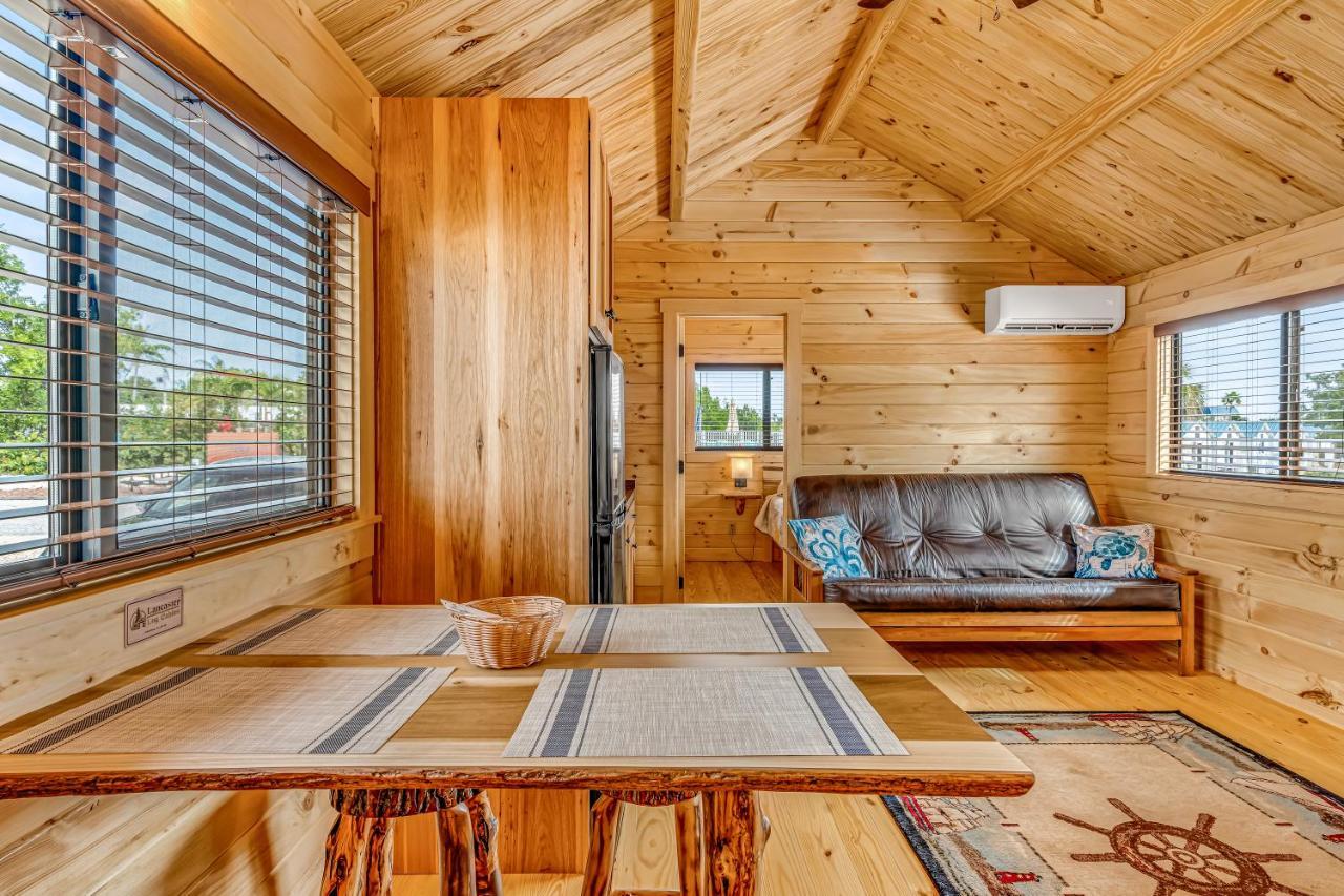 Cabins At Bonefish Bay Маратон Екстер'єр фото