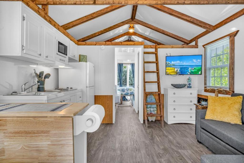 Cabins At Bonefish Bay Маратон Екстер'єр фото